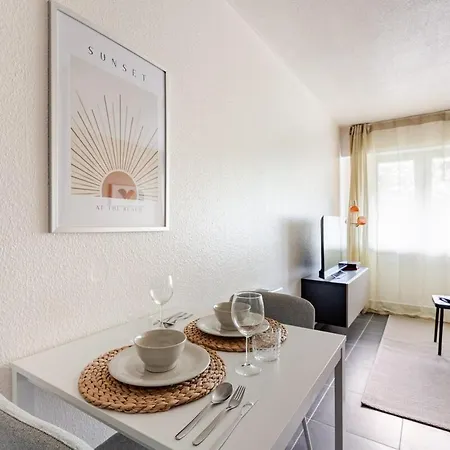 Apartment Simple Spot, Parking, Tram